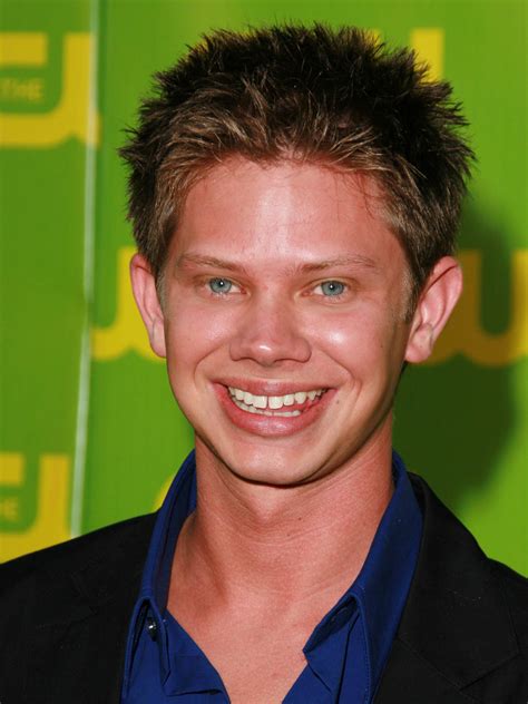 Lee Norris .